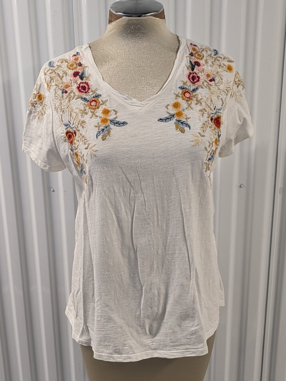 excellent SUNDANCE swing back embroidered tee T-shirt M L